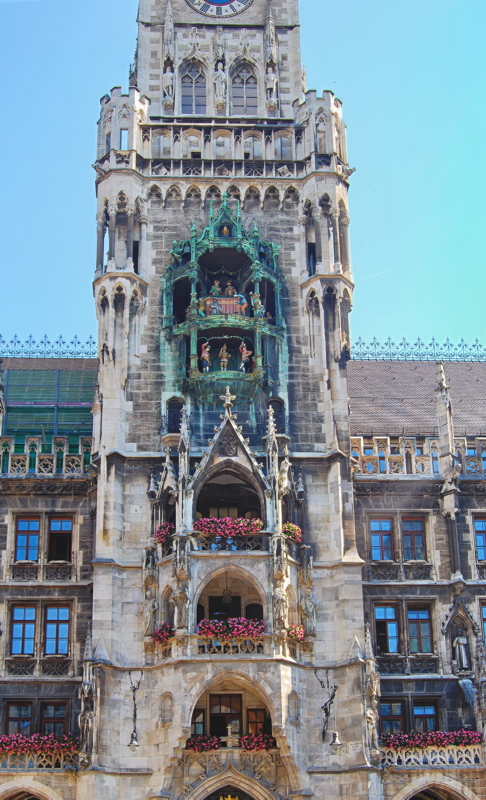 The famous Neues Rathaus (New Town Hall) and its mechanical clock, the Rathaus-Glockenspiel, located in the heart of Marienplatz in Munich